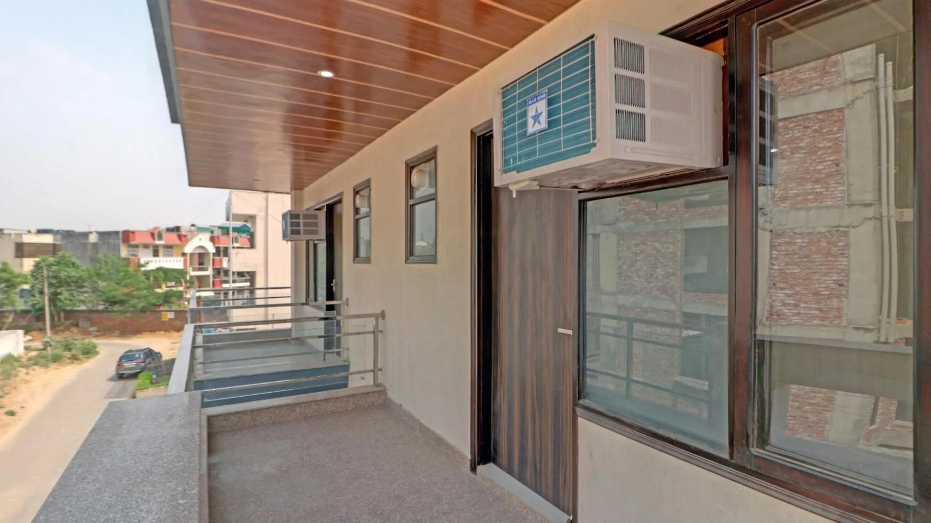 Capital O Welcome Inn Stay Near Appu Ghar Γκουργκάον 3*,  Ινδία