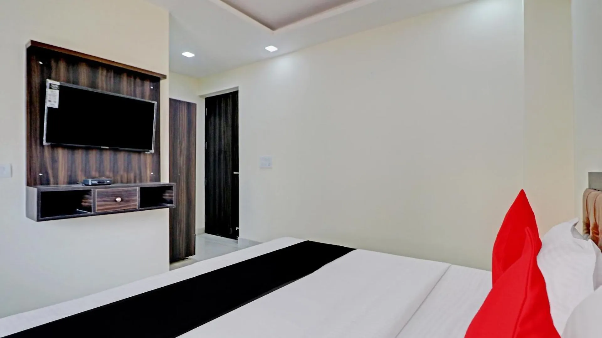 Hotel Capital O Welcome Inn Stay Near Appu Ghar Gurgaon